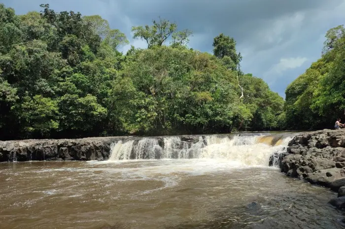 Riam Susok Waterfall
