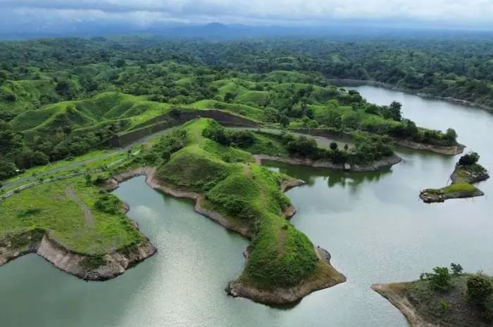 Tourist Destinations in Situbondo, From Beautiful Beaches to Historical Sites
