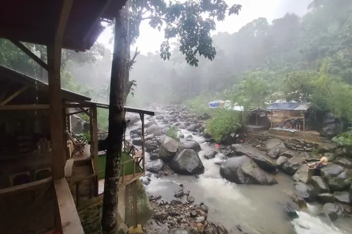 Interesting Activities at Leuwi Asih Waterfall