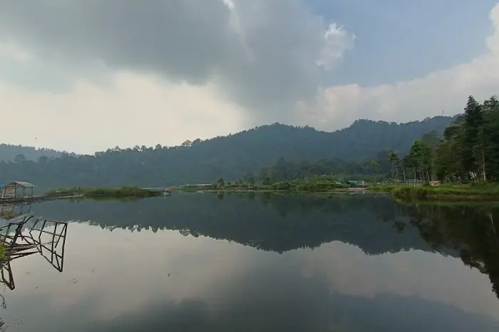 Mountain Lake Sukabumi